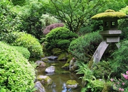 800px-Portland_Japanese_garden_creek